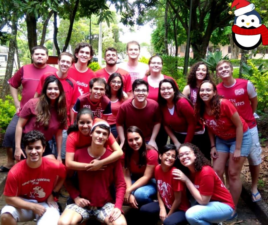 Foto da comissão organizadora da SEst no natal de 2018 (estou no canto superior esquerdo, com cabelo levemente grande :D)